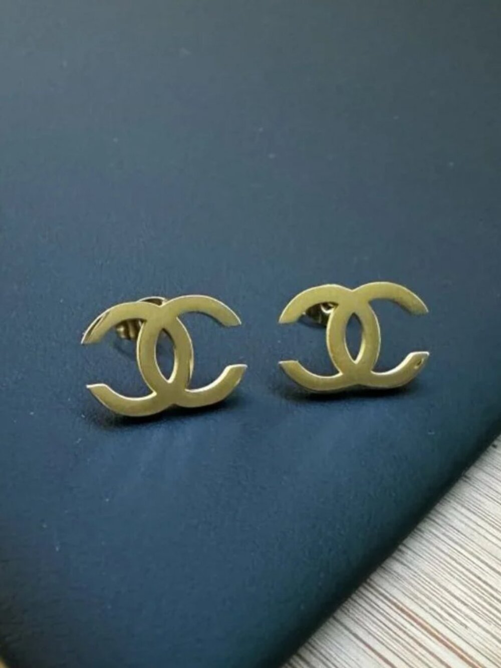 Brand New - Vintage - Gold Earrings - C Earrings - Y2K - Minimialistic